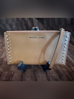 NWOT Michael Kors Studded Leather Large Zip Wristlet Clutch Brown Camel